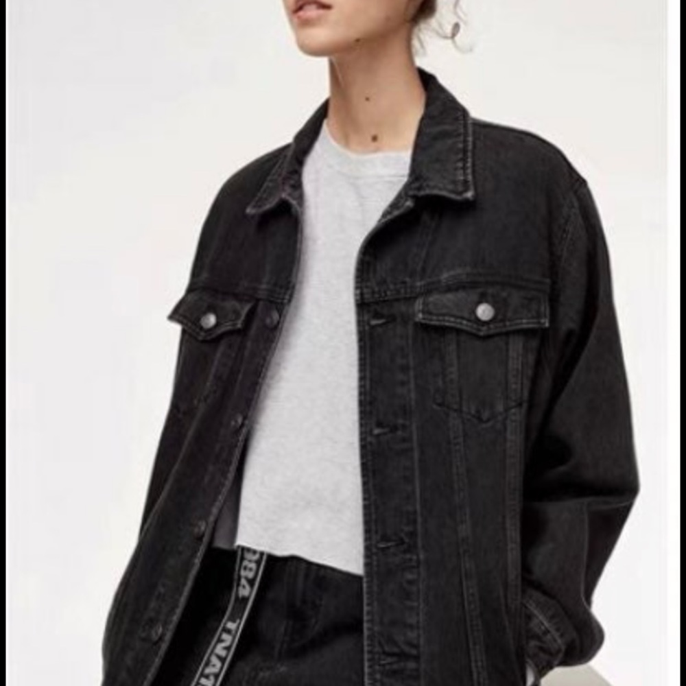 Aritzia bundle, almost new, jacket, cardigan and sweatshirt
